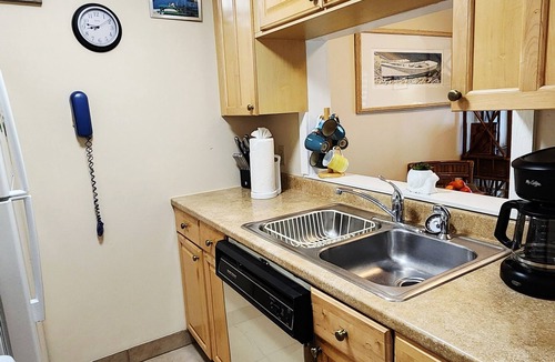 Truman Annex Condo | Truman Annex Gem Shipyard 2BR C Walk to Beach & Bars, Best of Old Town