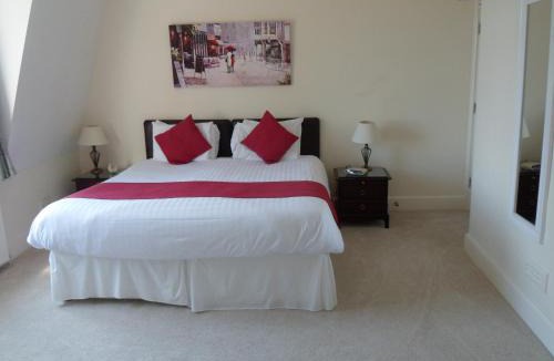 Charlwood Bed & Breakfast | Trumbles Gatwick B&B