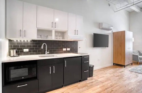 Downtown Hartford Apartment | Trumbull & PrattGreat Location, Fully Private furnished Studio/Elevator