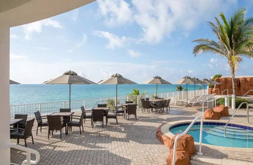 Sunny Isles Beach Apartment | TRUMP Beach Resort - Stunning Beach Front