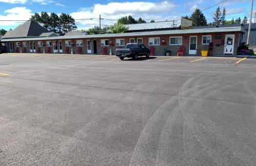 Sault Ste. Marie Hotel | Trunk Road Motel