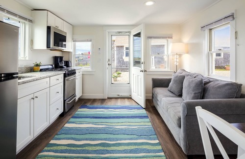 North Truro Hotel | Truro Beach Cottages