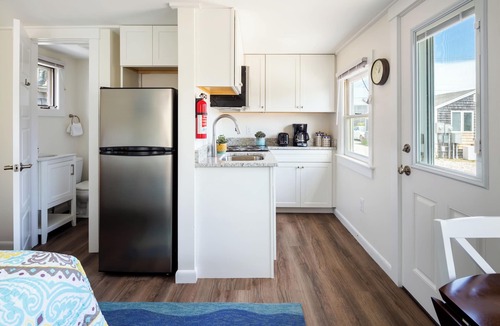 North Truro Hotel | Truro Beach Cottages