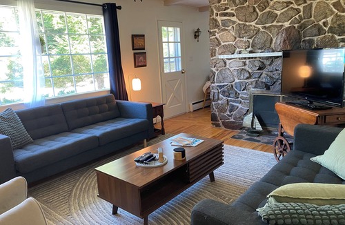 Truro House | Truro , cozy and bright main floor- sleeps 5!