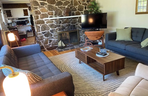 Truro House | Truro , cozy and bright main floor- sleeps 5!