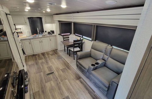 Damascus House | Try The RV Life - 2022 Cougar Executive