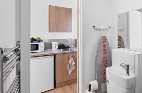 Woodside Apartment | TTSA - Studio - Norwood Junction - A2