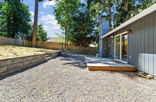 Sherwood - Tualatin South House | Tualitin Retreat Big Backyard