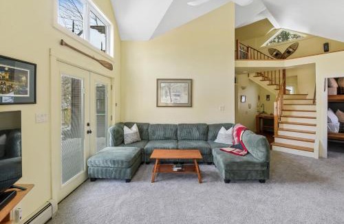 Montgomery Center House | Tubing, Hiking and Jay Peak fun at the Cliff House