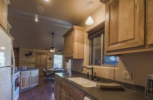 Ruidoso Cabin | Tucked Away Cabin | Quiet Forest Haven w/Hot Tub Deck & Cozy Gas Fire Ambiance
