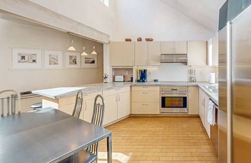 La Tierra House | Tucked Away | Private Patio | Cozy Fire Escape