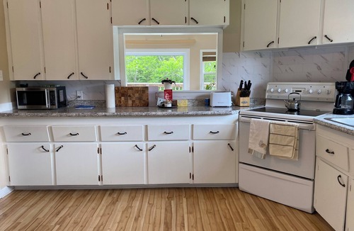 Chester House | Tucked Away Treasure- Cozy 2 bed house, large yard and pets welcome!