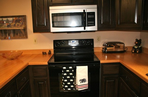 Byrdstown House | Tucked in nature riverside-fire pit, hiking, fishing, boating