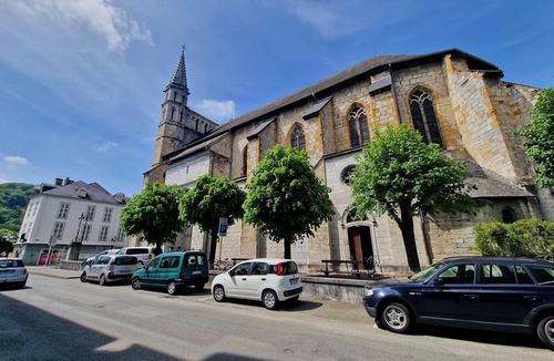 Bagneres-de-Bigorre Apartment | Tucou ✦ T2 luminous 4 pers ✦ Thermes on foot