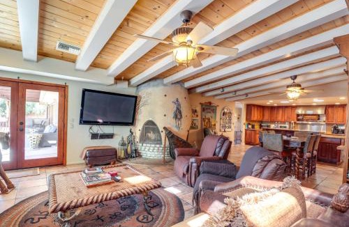 Tucson House | Tucson Estate Near Sabino Hiking: Family Sanctuary
