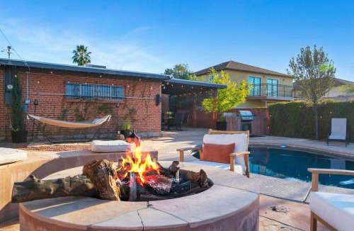 Feldman's House | Tucson Private Pool Oasis with Game Room and Fire Pit