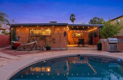 Feldman's House | Tucson Private Pool Oasis with Game Room and Fire Pit