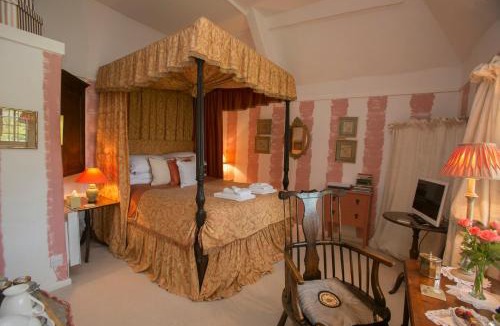 Frampton Bed & Breakfast | Tudor Cottage B&B Frampton