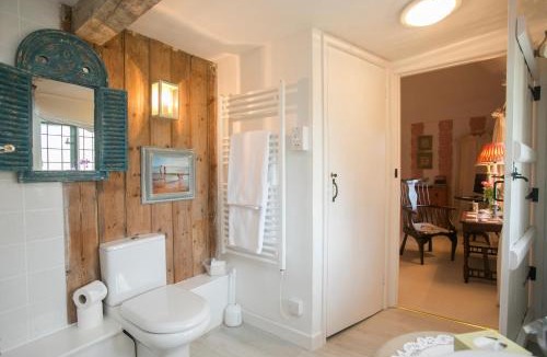 Frampton Bed & Breakfast | Tudor Cottage B&B Frampton