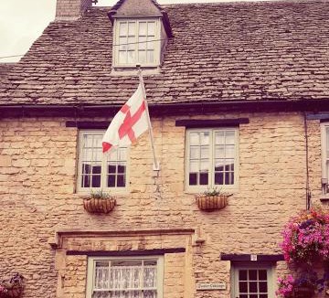 Fairford House | Tudor Cottage