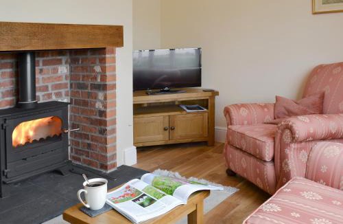 Eastrington House | Tudor House