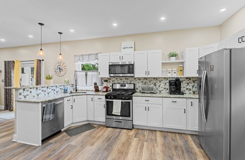 East Lansdowne House | Tudor Place