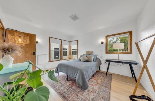 Fair Oaks House | Tudors Village BNB