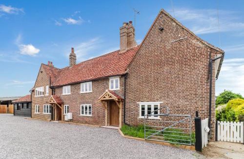 Chipperfield House | Tuffs Farm Cottage