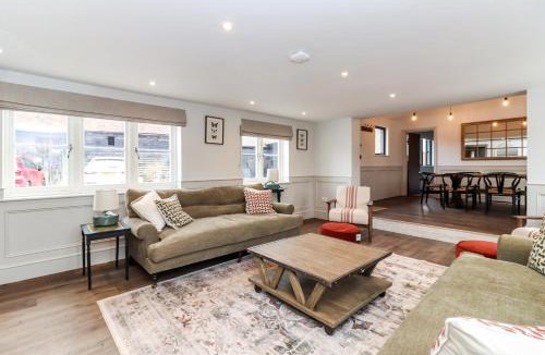 Chipperfield House | Tuffs Farm