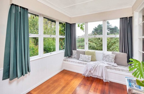 Kohimarama House | Tui Combo - Rustic, quiet, leafy. Close to CBD, forest, beach.
