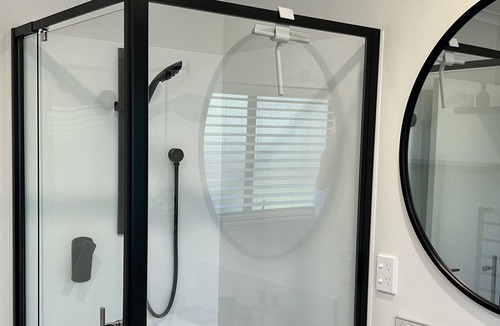 Omanu House | Tui Cottage