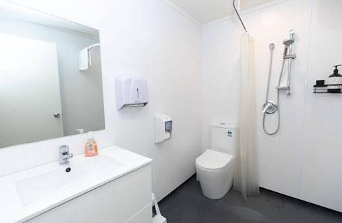 Oakura Bed & Breakfast | Tui Lodge