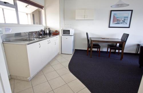 Taupo Hotel | Tui Oaks Motel