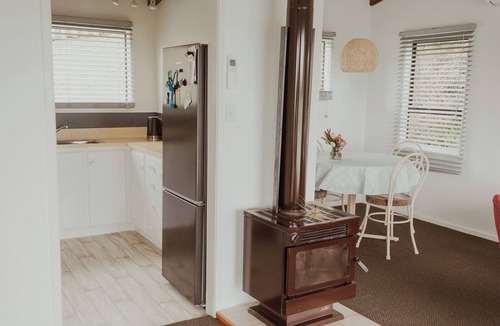 Cable Bay House | Tui's Peak