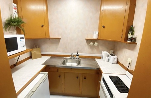 Birkenhead Cabin | Tui Treehouse 6 - Kauri Forrest Treetops