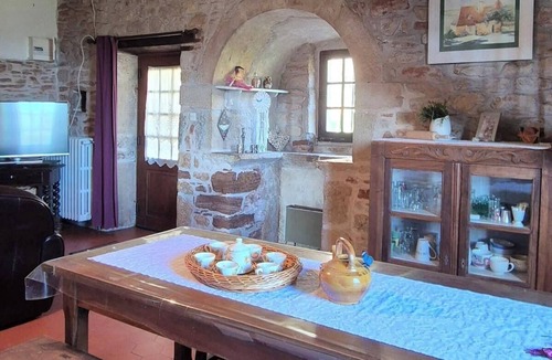Prudhomat House | Tuiles Maison de Cathy