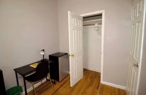 Bedford-Stuyvesant Apartment | Tuk Ahoy - Emerald Suite (2C)