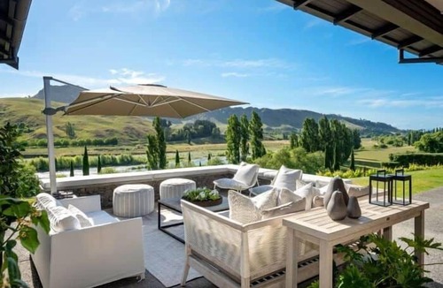 Tuki Tuki House | Tukituki Riverside Retreat