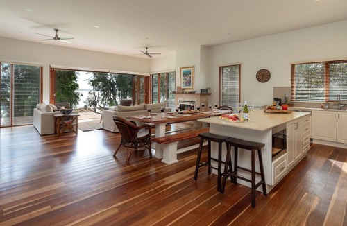 Currarong House | Tula - waterfront reserve