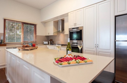 Currarong House | Tula - waterfront reserve