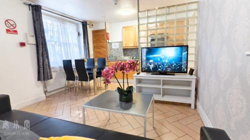 Bryanston and Dorset Square Apartment | Tulip B at Regent's Park