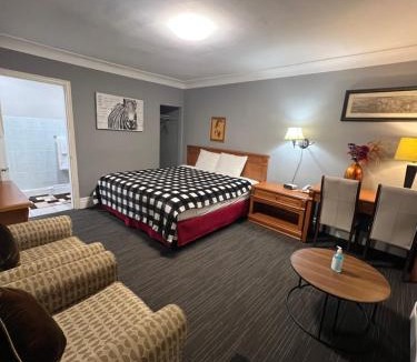 Woodstock Hotel | Tulip Motel