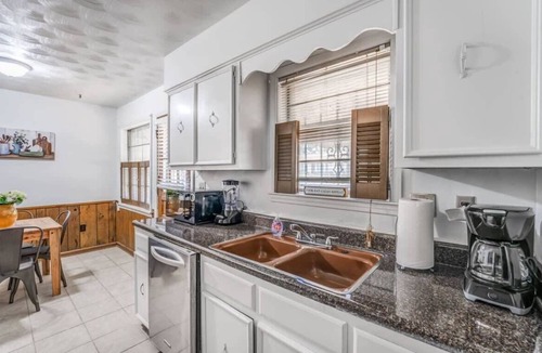 Memphis House | Tulip Tree Cottage