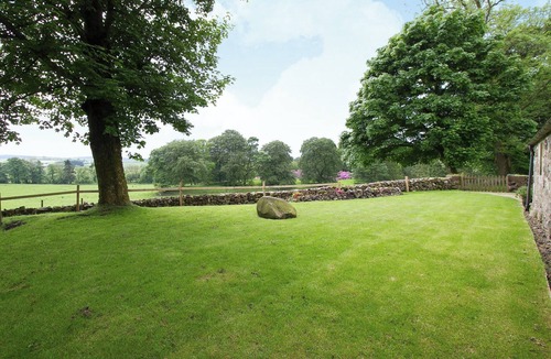 Kinross Cottage | Tullibole Castle Longhouse