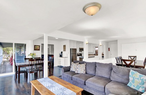 Jamestown House | Tulloch Lake House! Panoramic Views & Private Dock