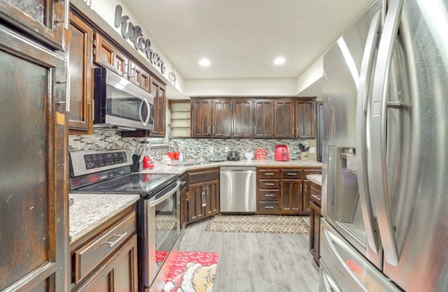 South Tulsa Cottage | Tulsa Area Home w/Fenced Yard: Pets Welcome!