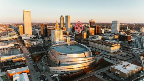 Deco District Apartment | Tulsa Beacon Living Sleek & Cozy 2BR Flat