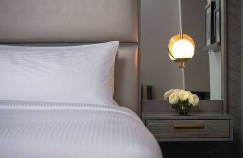 Downtown Tulsa Hotel | Tulsa Club Hotel, Curio Collection by Hilton