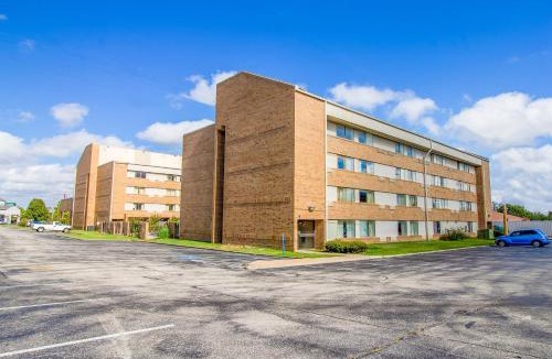 Tulsa Hotel | Tulsa Square Hotel Central, I-44 By OYO