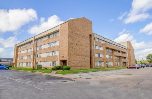 Tulsa Hotel | Tulsa Square Hotel Central, I-44 By OYO
